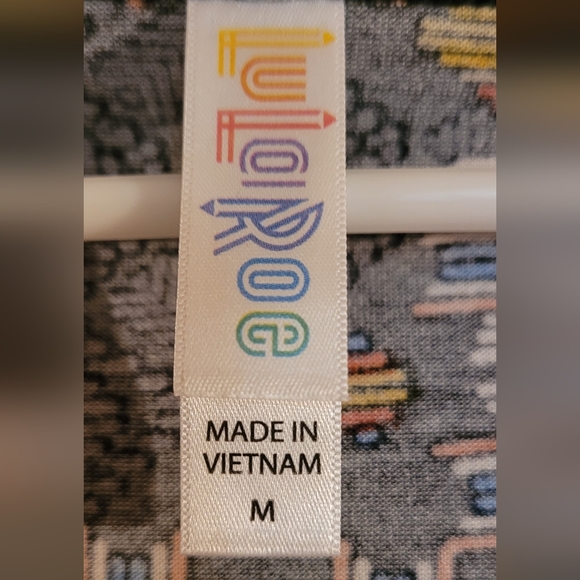 Medium long sleeve LuLaroe Lynne - Picture 3 of 4